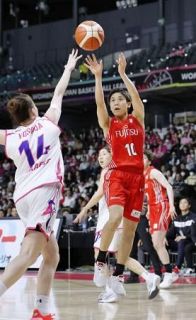 バスケ、富士通が快勝で決勝進出　２季ぶり、女子Ｗリーグ準決勝