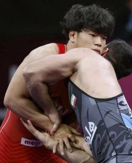 １７歳の吉田が優勝、原田も　レスリング、アジア選手権