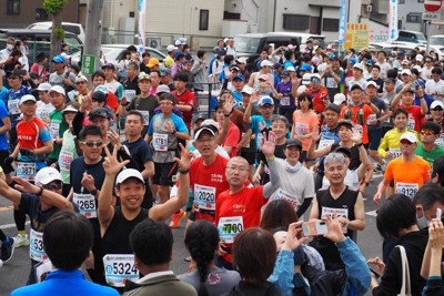 選手、ボランティア、地元…みんなで駆け抜けたかすみがうらマラソン