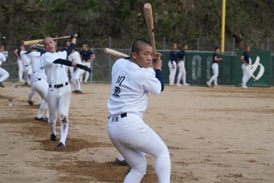 「わくわくが止まらない」　強豪野球部に難聴選手　「元気」武器に