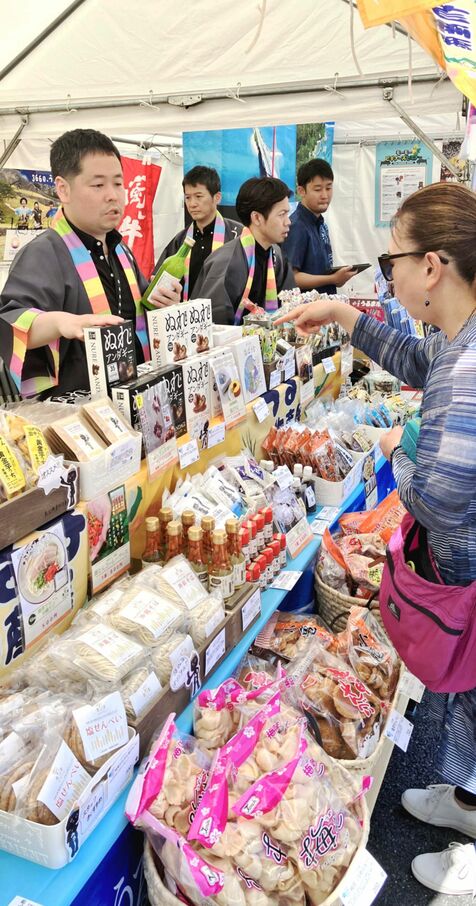 タコライスや島ぞうりにライブも！　首都圏で最大級の沖縄イベント「はいさいフェスタ」、JR川崎駅前で開幕