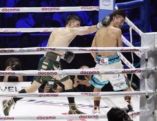 ユーリ阿久井が初防衛に成功　ボクシング世界戦４試合