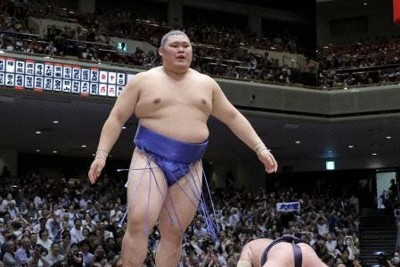 照ノ富士、大の里に苦杯　初日は1横綱4大関総崩れ　大相撲夏場所