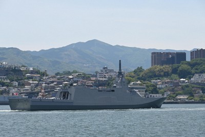 「最も明るく強い護衛艦に」　長崎で「やはぎ」引き渡し式