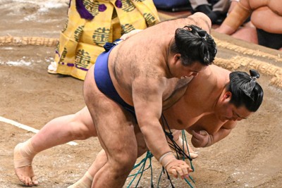 休場から再出場の高安　結びで連日の大関撃破　「最高ですね」