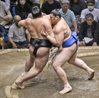 新小結大の里が初優勝、最速記録　所要７場所、スター候補に名乗り