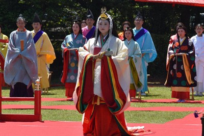 斎王役の東大生、あの日憧れた晴れ姿に　祖父母も目を細め　三重