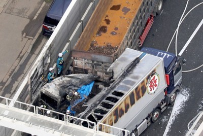 首都高の追突事故、死亡した男性3人の身元判明　埼玉・戸田