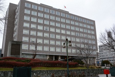 札幌のホテル殺人　死体遺棄罪などの母、無罪主張　地裁初公判