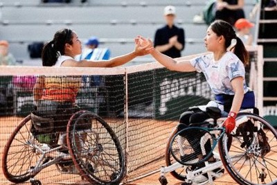 大谷桃子が上地結衣に逆転勝ちで4強　全仏テニス車いすの部