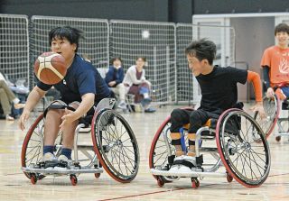 ジュニア世代がトップを目指す場所を　車いすバスケ代表選手がドイツから帰国して東京の強豪チームで育む夢