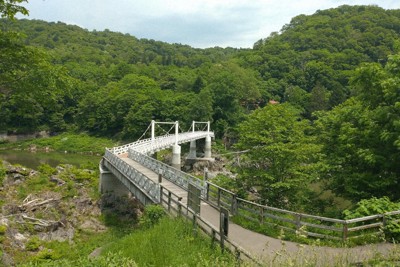 SNSでの画像無断使用でトラブルか　女子高校生の橋転落死事件