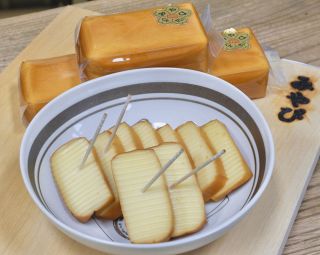 お墓に立てる卒塔婆の会社の「燻製チーズ」がトップ売上　日の出町の「みやび」＜都の100年企業＞