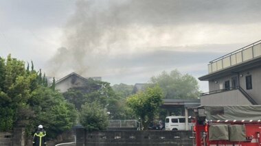 三島市で建物火災　2階建て住宅の1階が炎上…逃げ遅れたとみられる男性が遺体で見つかる　静岡