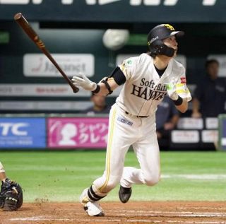 ソ３―１ロ（２２日）　周東が勝ち越しソロ