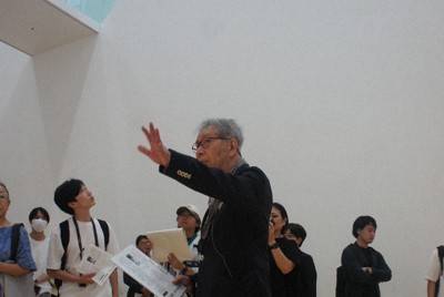 山本理顕さんの「建築界のノーベル賞」祝う　設計した横須賀美術館で