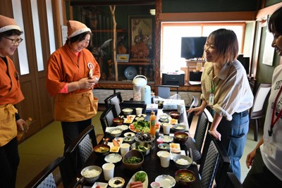 亡き夫と夢見た農家民宿、福島・飯舘村で開業　「生涯現役で頑張る」