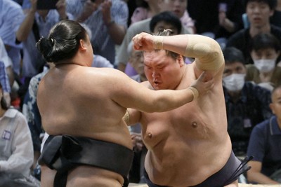 照ノ富士が久々の連勝発進　春場所苦杯の明生を寄り切り不安払拭