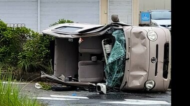 車2台が正面衝突し軽自動車が横転　屋根部分を切り取り運転手を救出　20代くらいの女性1人意識不明　茨城・常総市