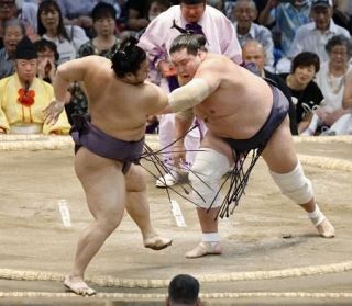 横綱照ノ富士６連勝、後続に２差　大相撲、かど番貴景勝は４敗目