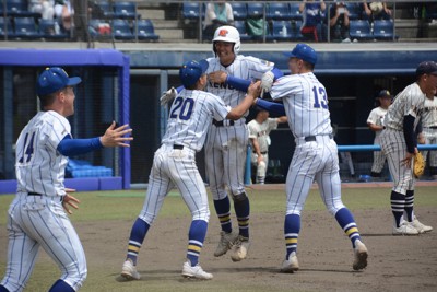 センバツ王者・健大高崎、延長十一回タイブレーク制し8強　高校野球