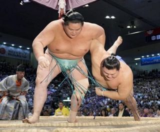 照ノ富士１０連勝、２差変わらず　琴桜は２敗堅持、貴景勝６敗目