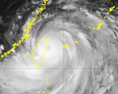 台風3号：与那国空港で24時間に122ミリの雨　大雨に警戒呼びかけ【24日午後5時現在】