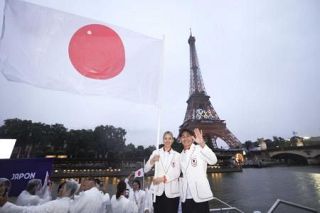 大役果たした「日本の顔」　旗手の江村と半井、晴れやかに