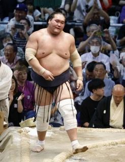 照ノ富士２敗目、隆の勝が金星　名古屋場所、優勝争いは２人に