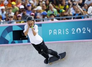 スケボー吉沢「金」、赤間「銀」　東京五輪に続き１０代躍動