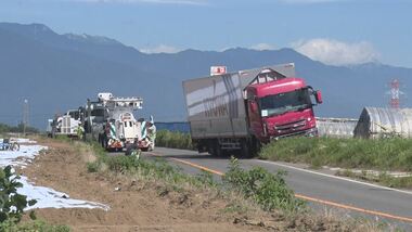 軽乗用車と大型トラックが正面衝突　54歳男性が多発性外傷で死亡　軽乗用車が対向車線にはみ出したか　ほぼ直線で見通しの良い道路