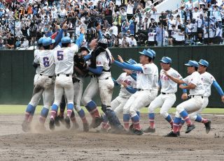 徳栄、延長制し5年ぶりV　昌平、反撃及ばず＜高校野球・埼玉＞