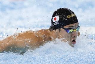 瀬戸、全体１位で準決勝へ　競泳・１日