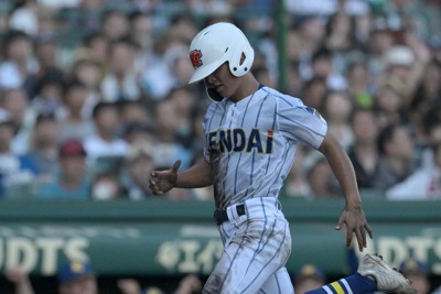 健大高崎、犠飛で二塁走者が生還する珍しいプレー　夏の甲子園