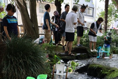 小中学生作の「ミニミニ水力発電装置」　静岡でコンテスト　力作並ぶ