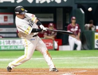 ソ１４―４楽（１２日）　山川が４戦連発で４打点