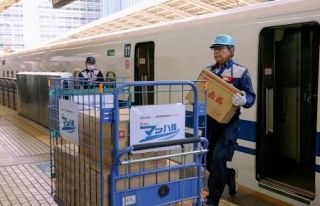 ＪＲ各社、新幹線の荷物輸送増へ　収益開拓で２４年問題改善も