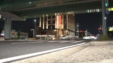 横断歩道で左折車にはねられる…自転車の47歳男性がひき逃げされ重傷 逃走する黒っぽい軽乗用車の目撃情報