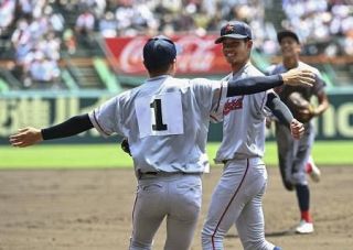 京都国際３―２青森山田　京都国際、六回３点で逆転