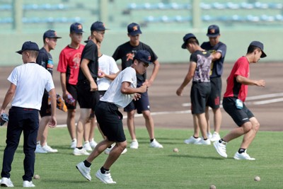 京都国際「気負わず、焦らず」　決勝を前に打撃練習　夏の甲子園