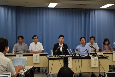 兵庫知事は改めて辞職否定　パワハラ疑惑、百条委が初の職員尋問