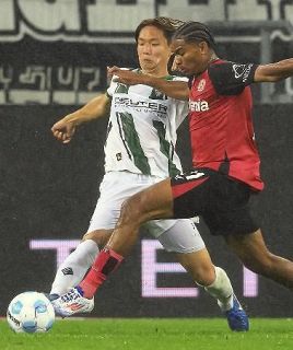 開幕戦、板倉はフル出場　サッカーのドイツ１部リーグ