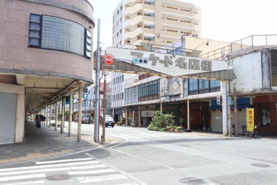 静岡・沼津のアーケード名店街、解体前に見学会　独特な形、受賞歴も