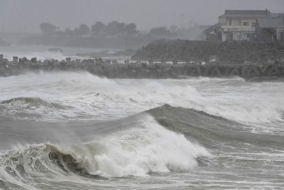 高潮発生の仕組みは?　海水の吸い上げ＋吹き寄せ　過去に浸水被害も