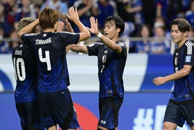 三笘、前半終了間際に2点目　サッカーW杯アジア最終予選