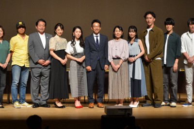 映画「春の香り」　主演者ら舞台あいさつ　小さな幸せ、考える機会に