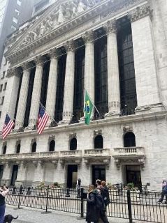 ＮＹ株続伸、２３５ドル高　米利下げ期待で買い優勢