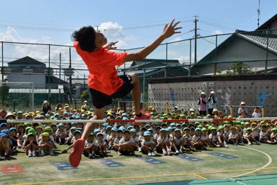 「五輪より緊張した」　パリ出場の赤松諒一選手、園児を前にジャンプ