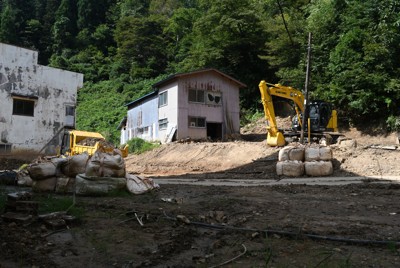 山形・豪雨被害の老舗温泉旅館　秋の行楽シーズンも復旧作業続く