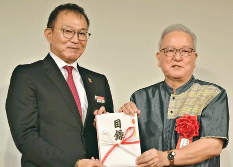 ［未来支える］琉球通運　感謝の寄付　若手提案　６０周年３０万円